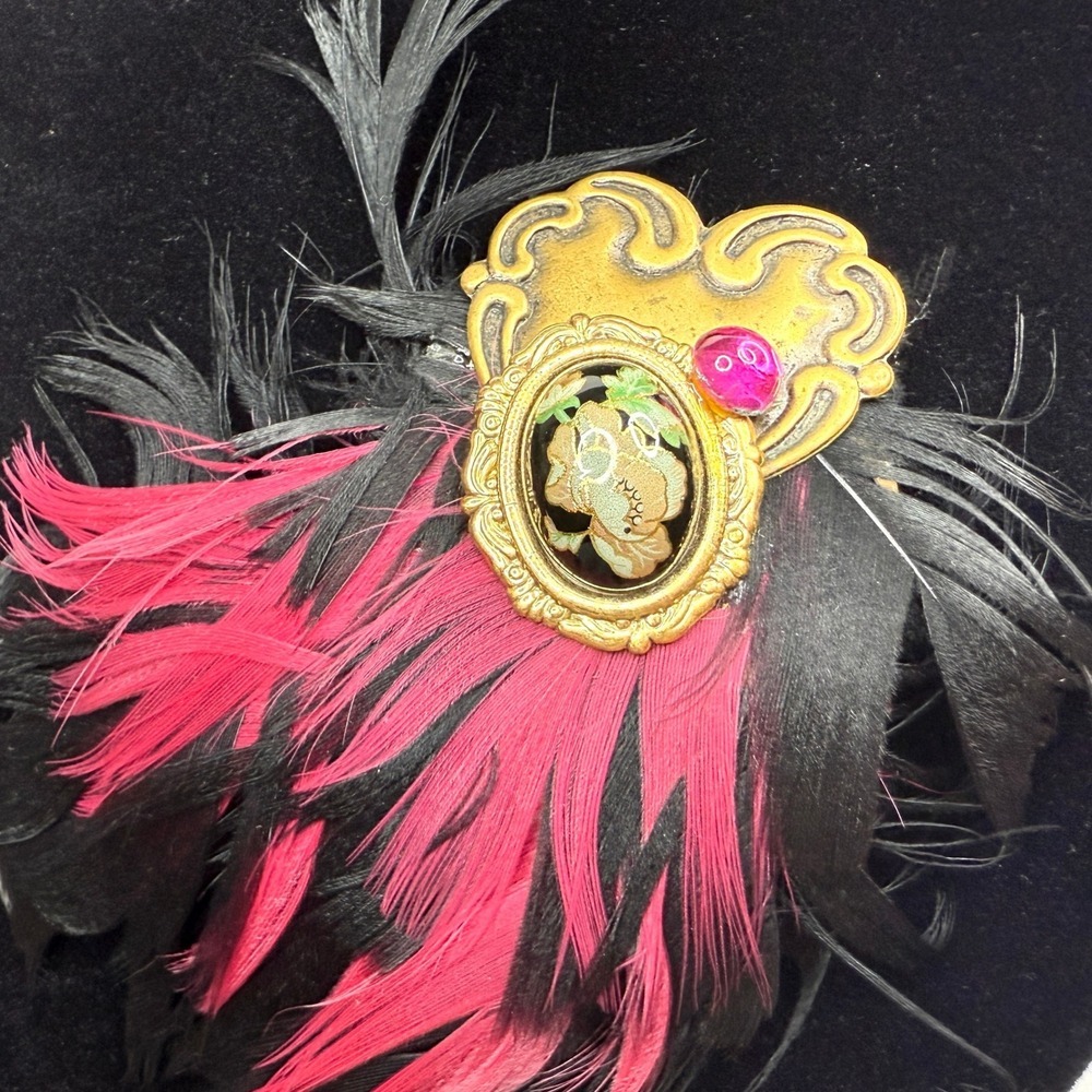 VTG Style Feather Brooch Magnetic Pin Pink Black Gold Tone Statement Jewelry 4in